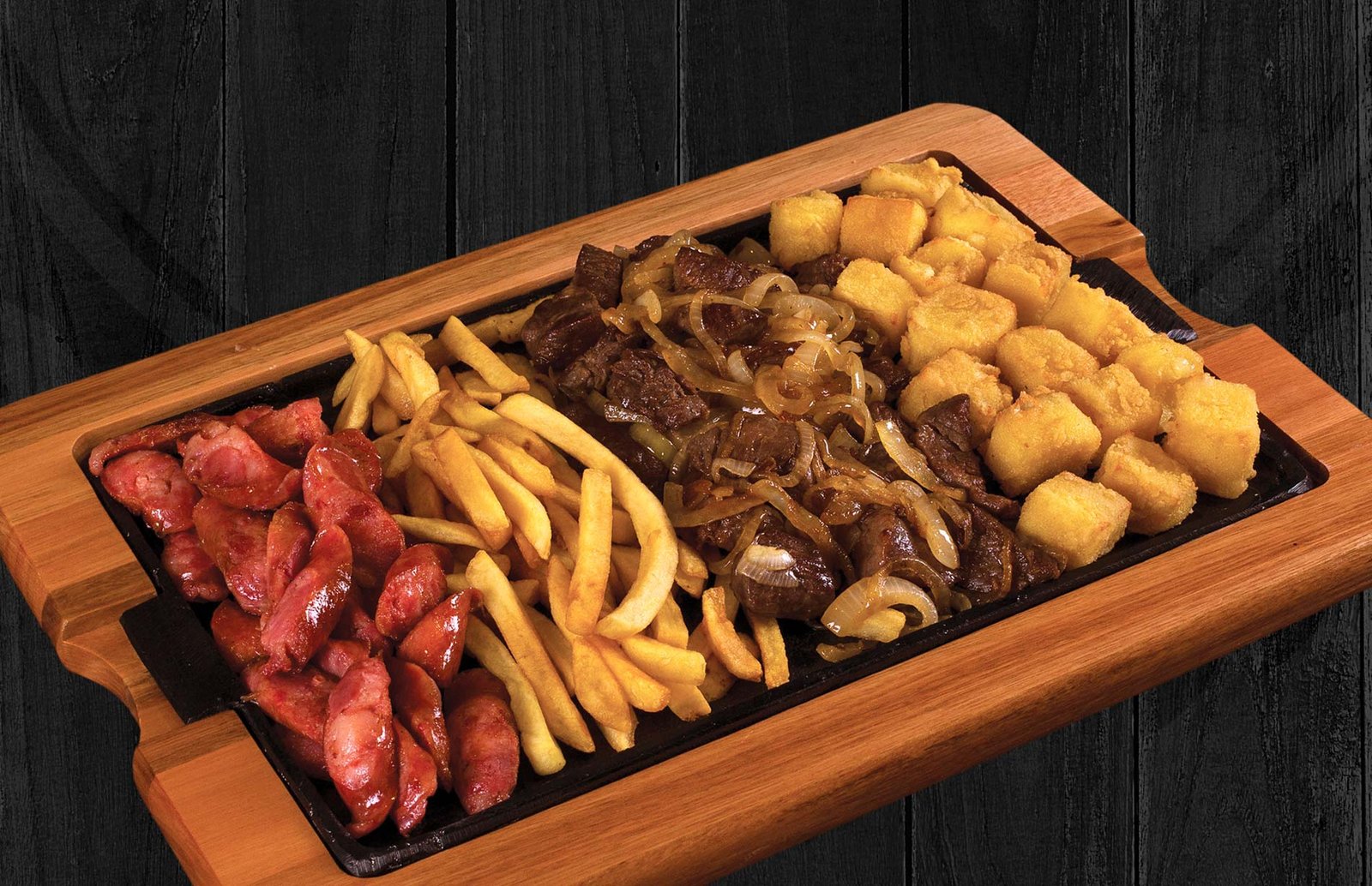 Alcatra com fritas, calabresa e mandioca